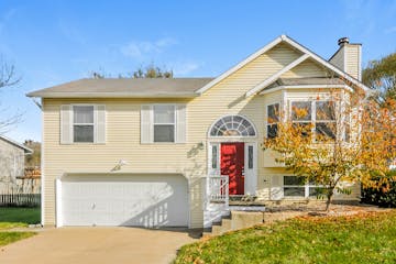 962 SUNSET FARMS CT ST CHARLES, MO 63304